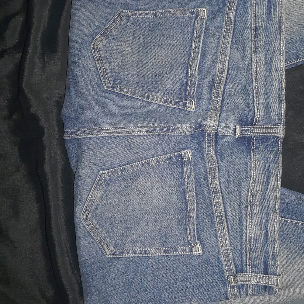 Jeans - Picture 2 of 3